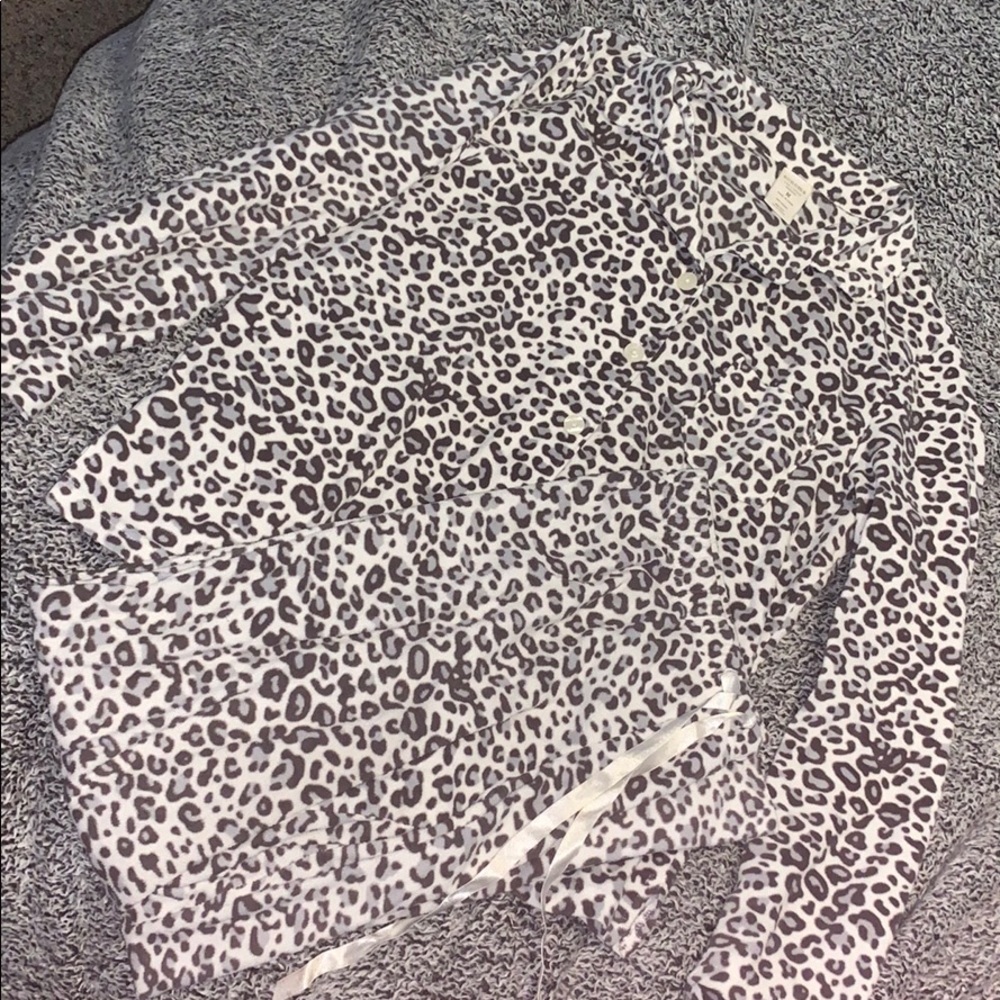 2/$8🍦NWOT Cheetah Pajama Set